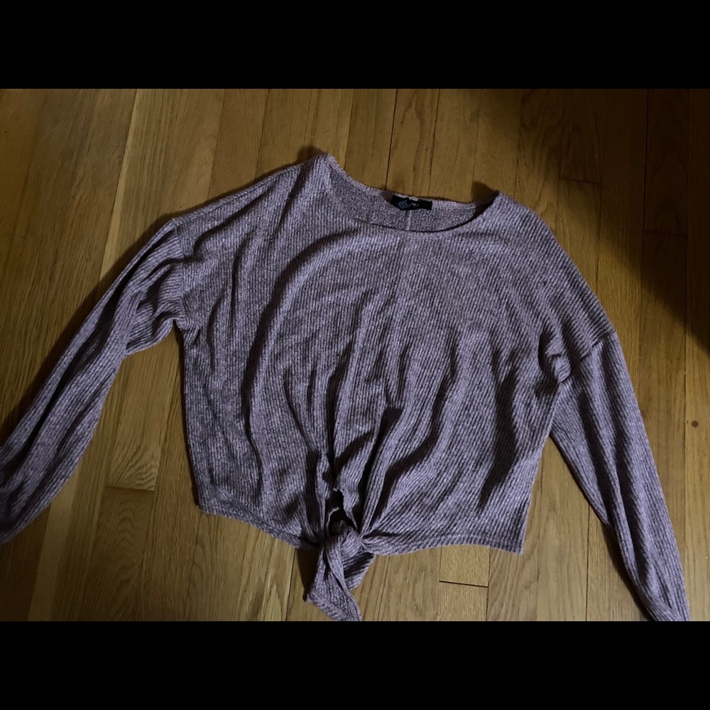 Knotted Long Sleeve Cropped Top